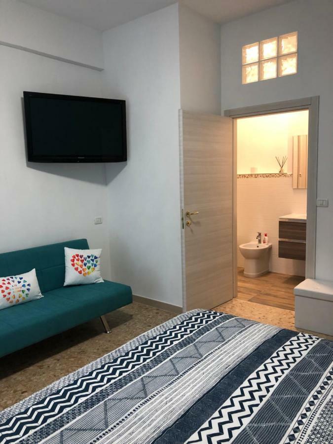 Bed and Breakfast Mare D'Amare Сан-Бенедетто-дель-Тронто Экстерьер фото